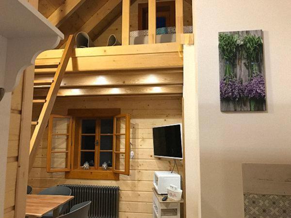 U Mistra Vichra Apartment แชร์นีดุล ภายนอก รูปภาพ
